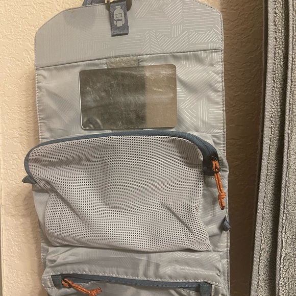 REI Shower Roll toiletry bag - Picture 5 of 5